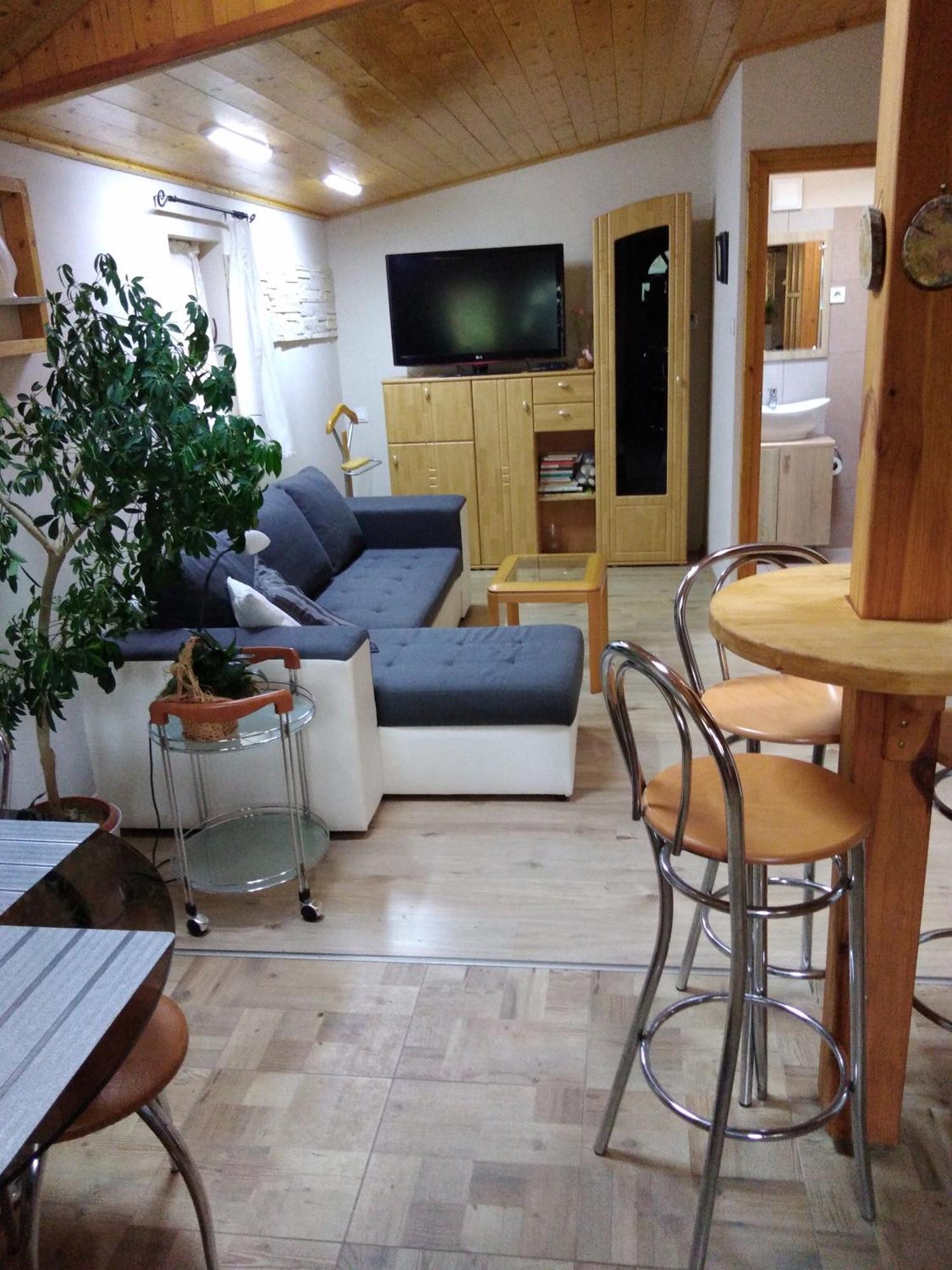 Rozsadomb Apartman 佐洛卡罗斯 外观 照片