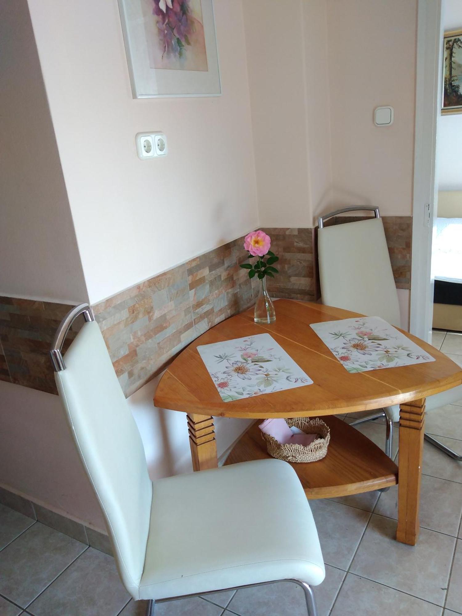 Rozsadomb Apartman 佐洛卡罗斯 外观 照片